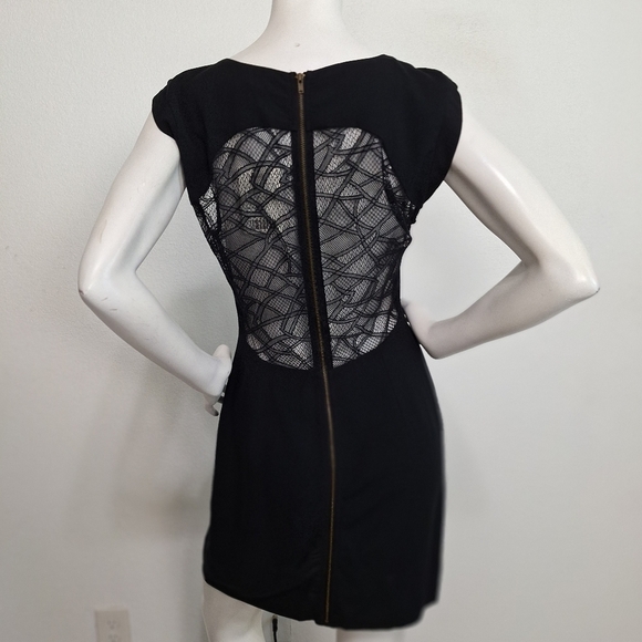 Silence + Noise UO "NEW" Black Witchy Lace Sleeveless Romantic Goth Mini Dress 6 - Picture 3 of 10